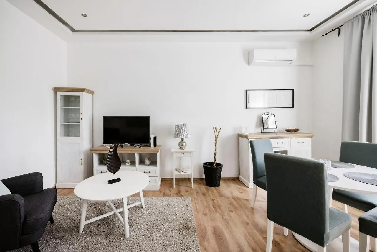 Cozy&Stylish Apartment In The Ruin Bar Area Budapest